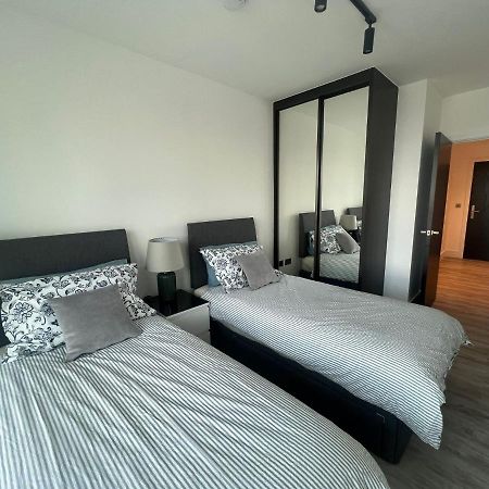 Apartament One West Point , Icon Tower Londyn Zewnętrze zdjęcie