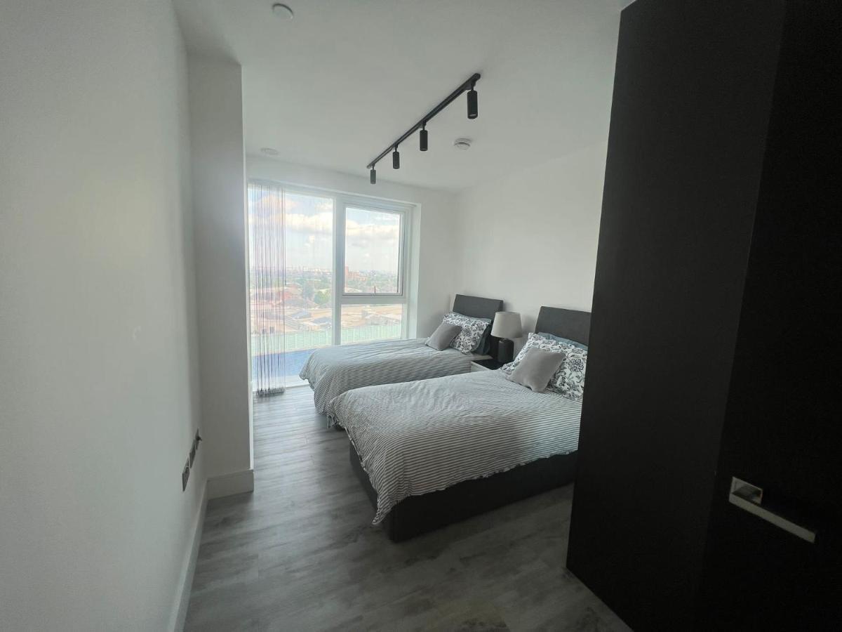 Apartament One West Point , Icon Tower Londyn Zewnętrze zdjęcie