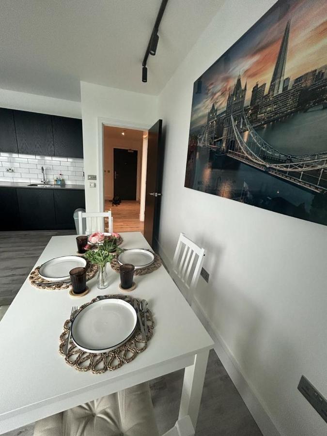 Apartament One West Point , Icon Tower Londyn Zewnętrze zdjęcie